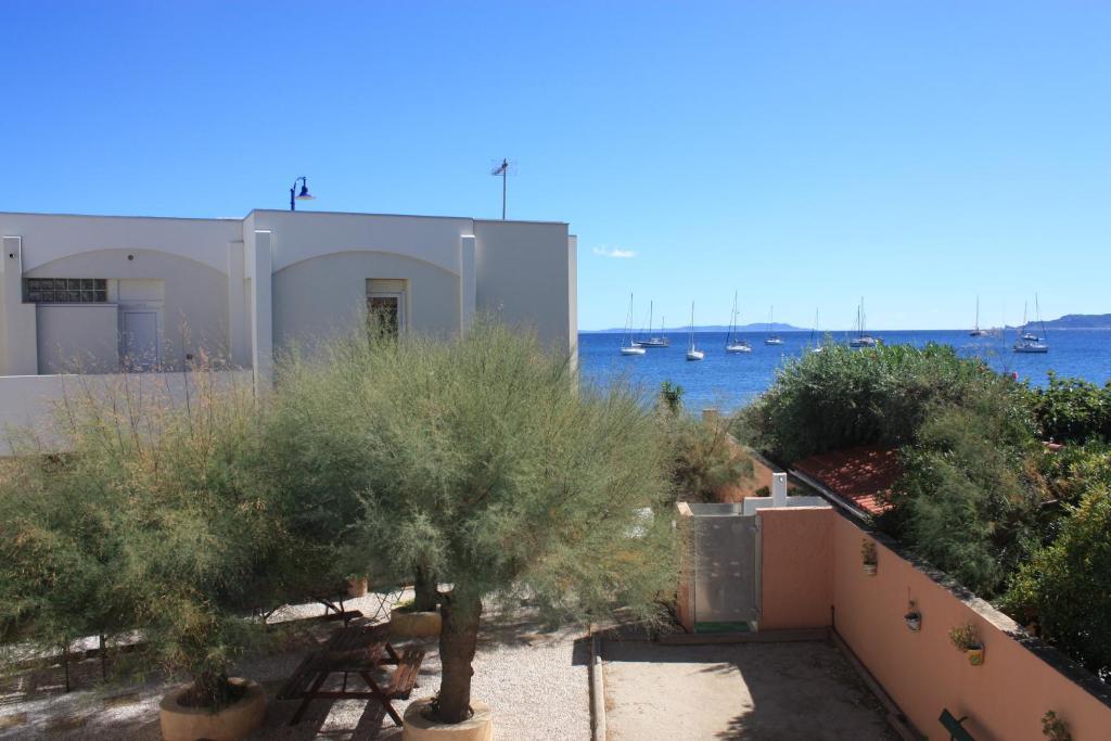 Les Stoechades Aparthotel Hyeres Exterior photo